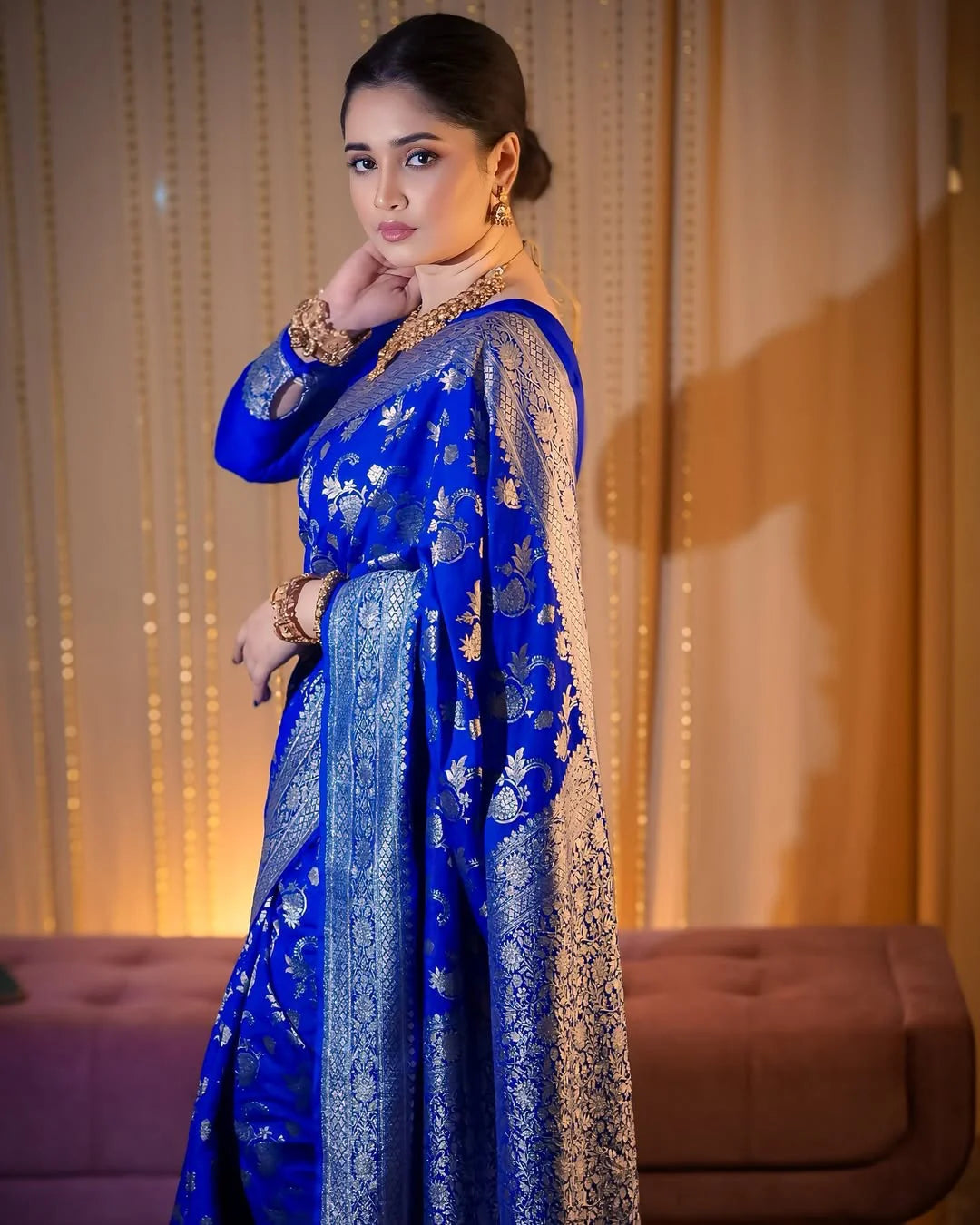 Magnificent Royal Blue Soft Banarasi Silk Saree With Glorious Blouse Piece