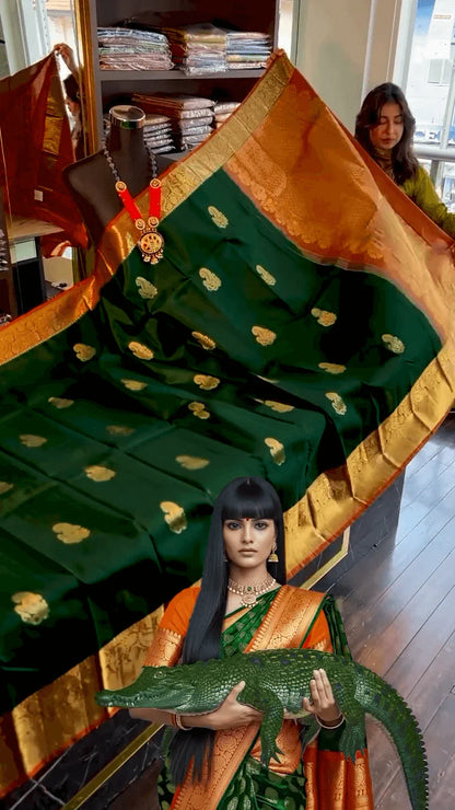 Prepossessing Dark Green Soft Banarasi Silk Saree With Lovely Blouse Piece