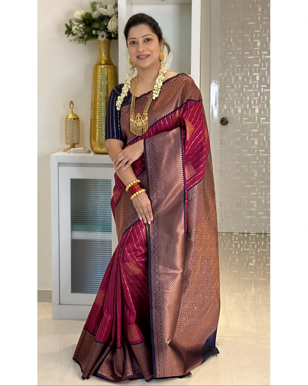 Winsome Banarasi Silk Saree With Adorable Blouse Piece
