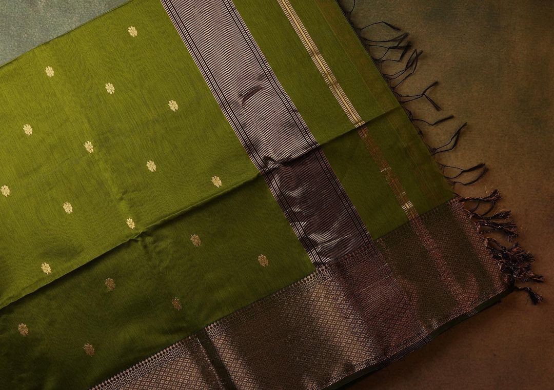 Charming Green Cotton Silk Saree With Beautiful Blouse Piece