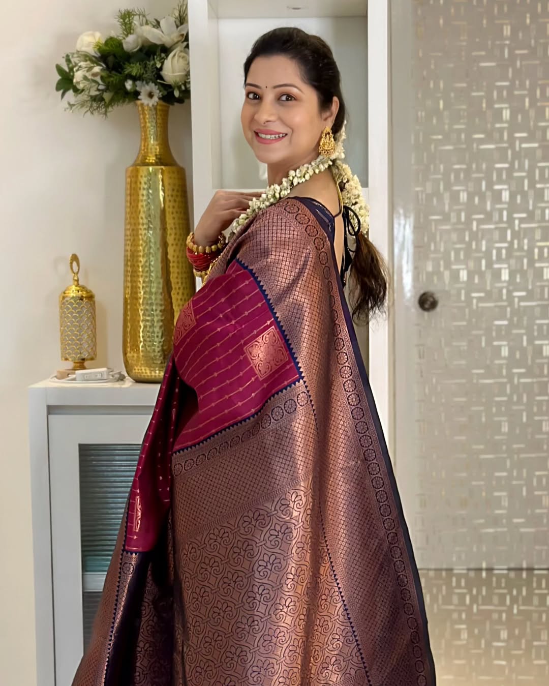 Winsome Banarasi Silk Saree With Adorable Blouse Piece