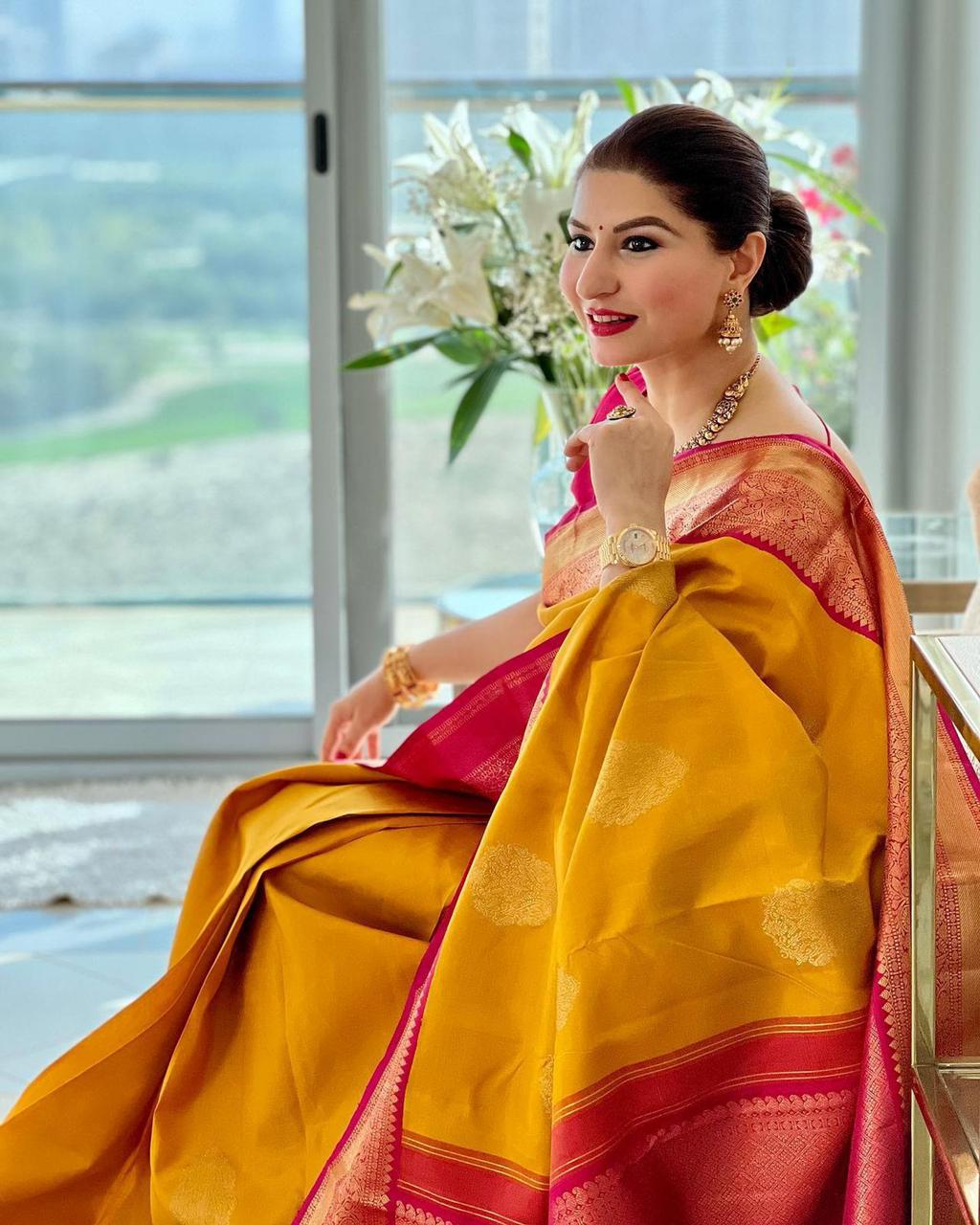 Aesthetic Yellow Soft Banarasi Silk Saree With Blissful Blouse Piece