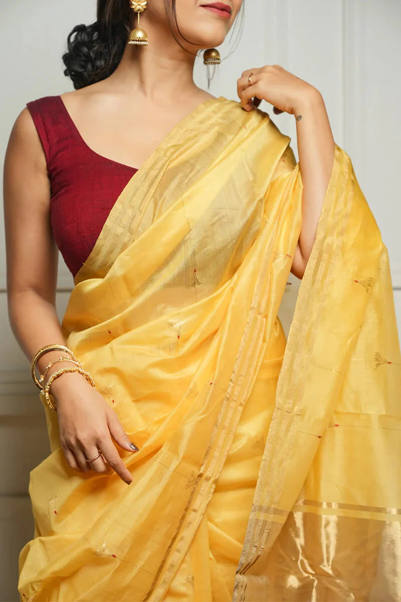 Engaging Yellow Cotton Silk Saree With Stunning Blouse Piece