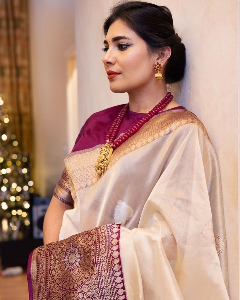 Elegant Beige Soft Banarasi Silk Saree With Lovely Blouse Piece