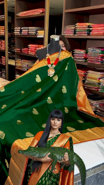 Prepossessing Dark Green Soft Banarasi Silk Saree With Lovely Blouse Piece