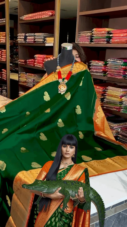 Prepossessing Dark Green Soft Banarasi Silk Saree With Lovely Blouse Piece