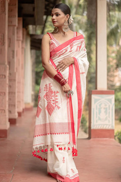 heavenly Off White Cotton Silk Saree With Enamoring Blouse Piece
