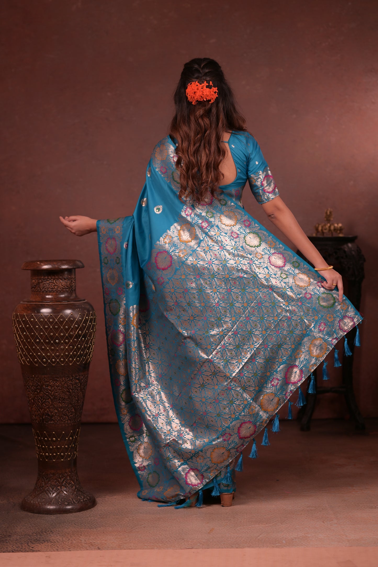 Classic Soft Silk Saree With Zari Weaving & tassels