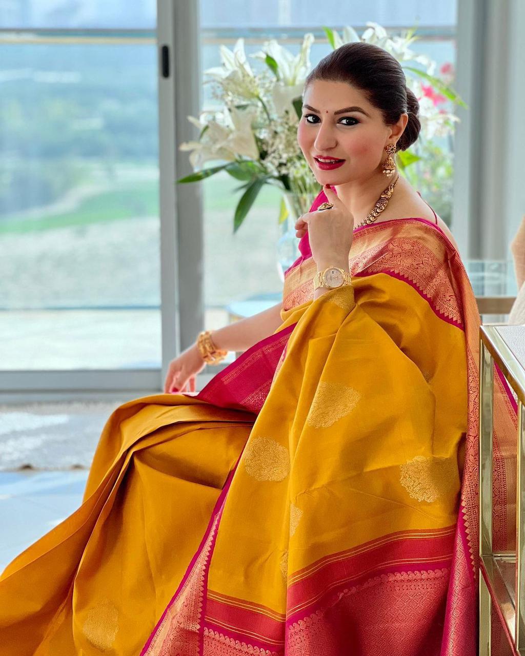 Aesthetic Yellow Soft Banarasi Silk Saree With Blissful Blouse Piece