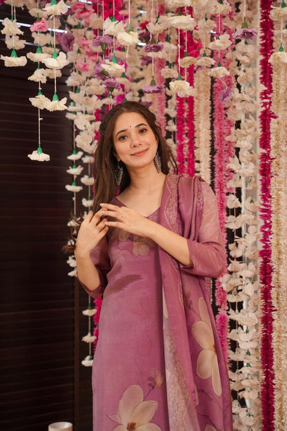 Very Stunning Soft Silk Floral Print Suit Set