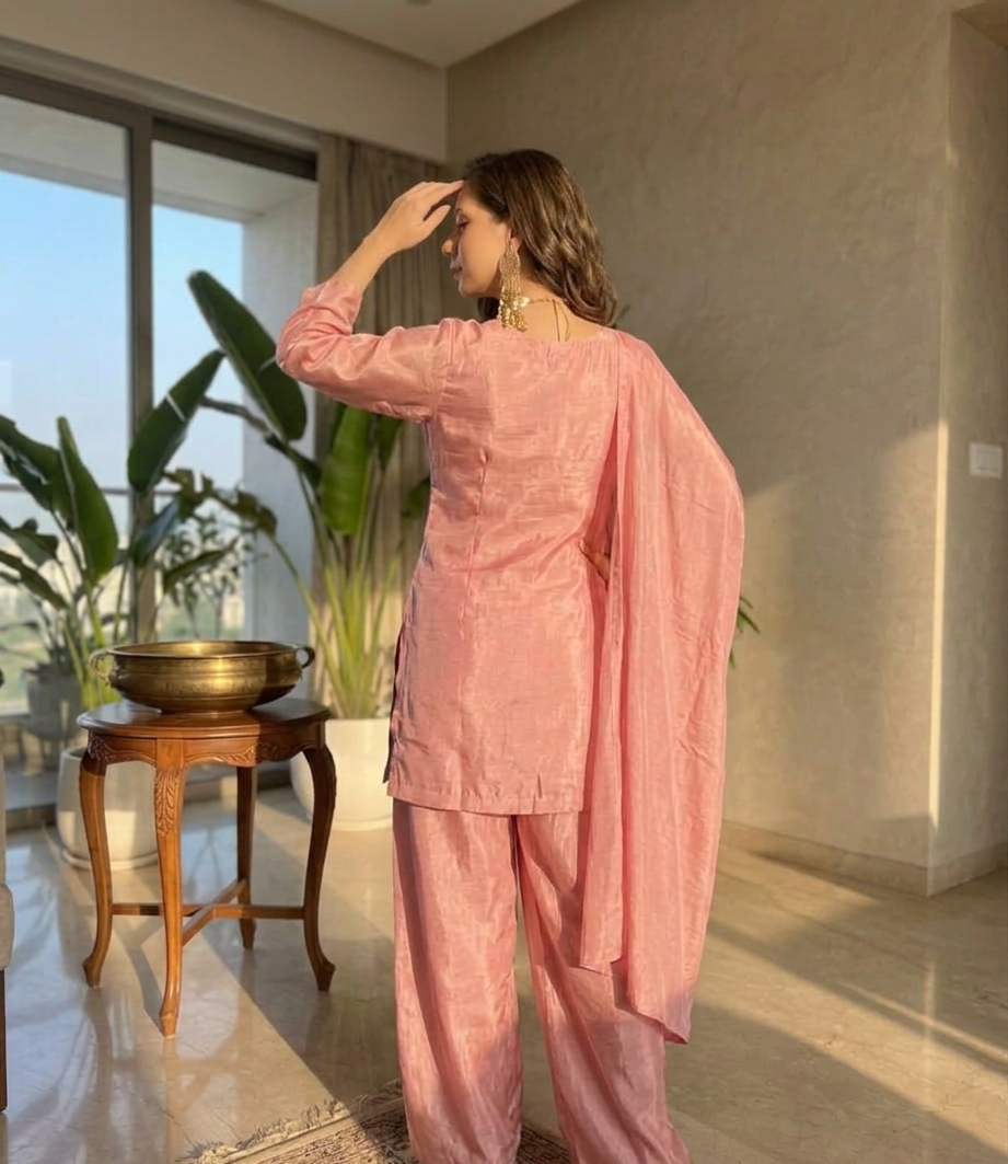 Surmayi Noor Mirror Work Suit Set