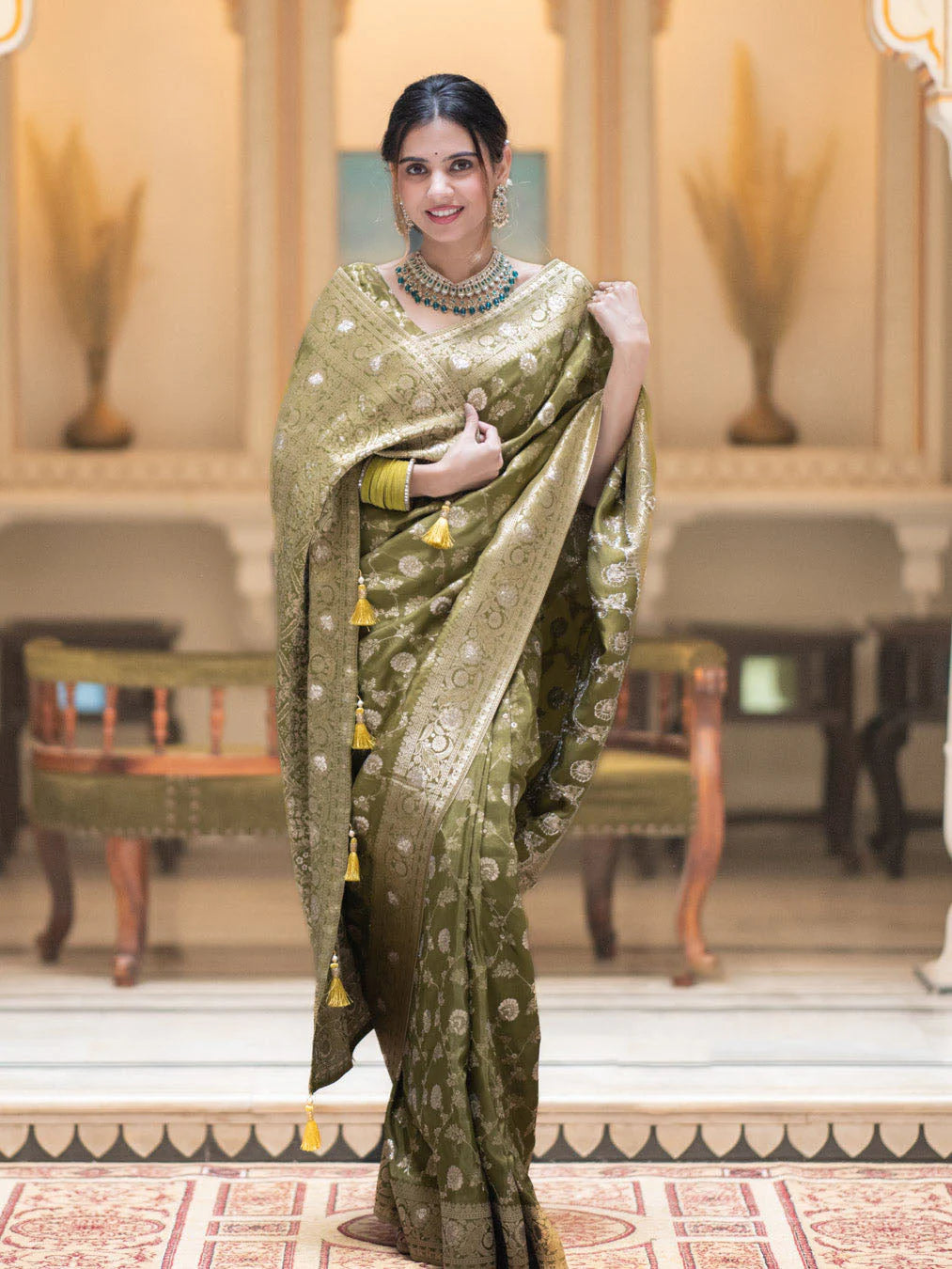 Mehendi Pure Banarasi Silk Saree With Heavy Pallu