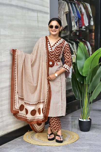 Very Beautiful Pure Mul Cotton Embroidery Suit Set