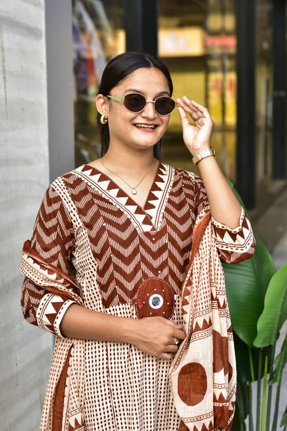 Very Beautiful Pure Mul Cotton Embroidery Suit Set