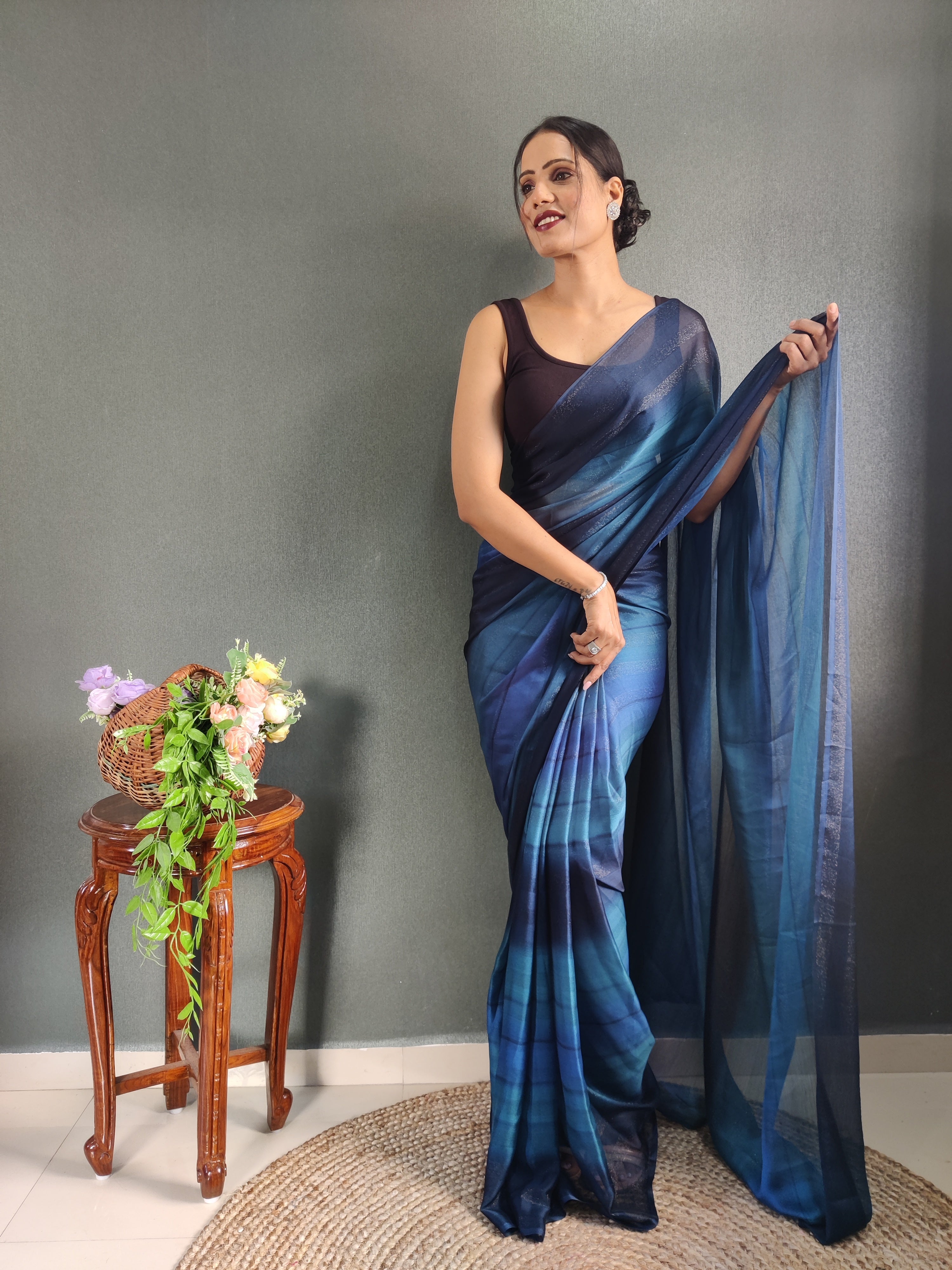 1- Min Ready To Wear Saree In Georgette Fabric With Important Zari Padding