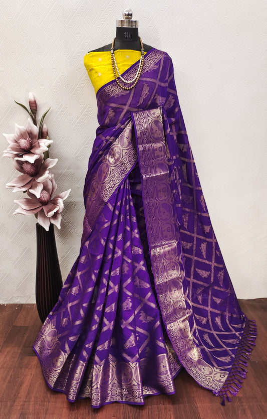 Charming VIsocse Dola Silk Saree With Zari Weaving