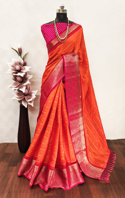 Aesthetic VIsocse Dola Silk Saree With Zari Weaving