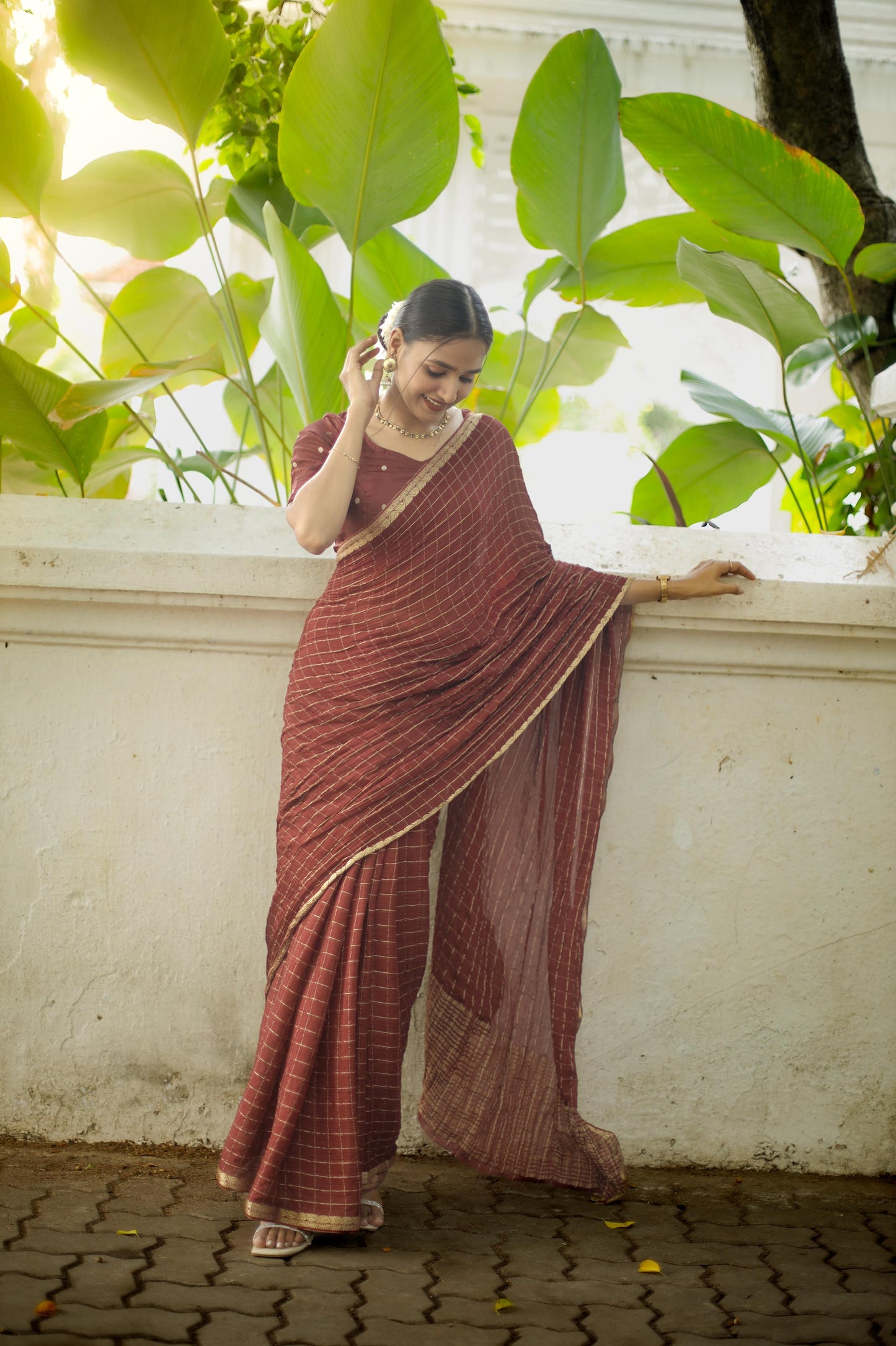 Most Trending Viral Viscose Silk Dark Coffee Saree With Weaving Zari Border