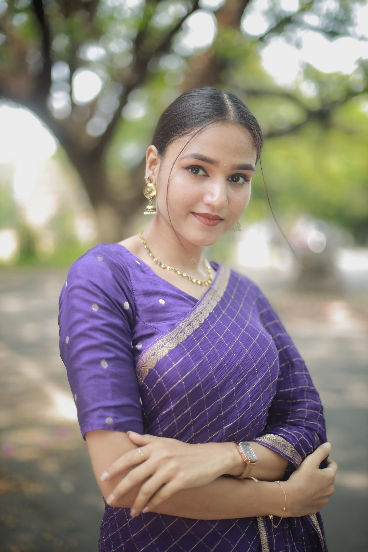 Most Trending Viral Viscose Silk Dark Purple Saree With Weaving Zari Border