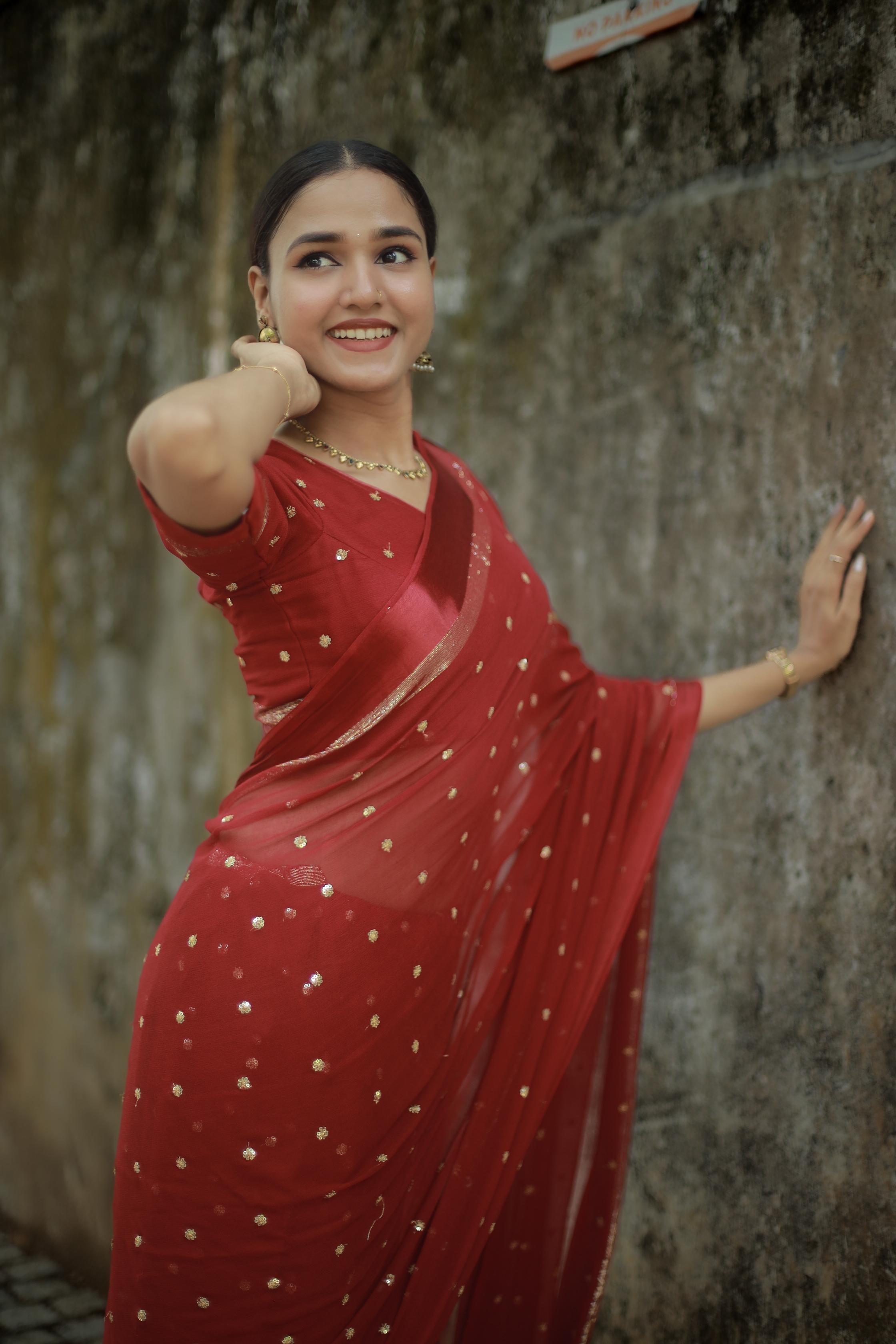 Most Trending Viral Pure Viscose Georgette Festival Maroon Saree With Satin Border
