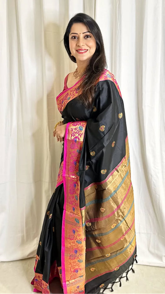 Luxurious Cotton Silk Paithani Silk Saree With Zari Weaving