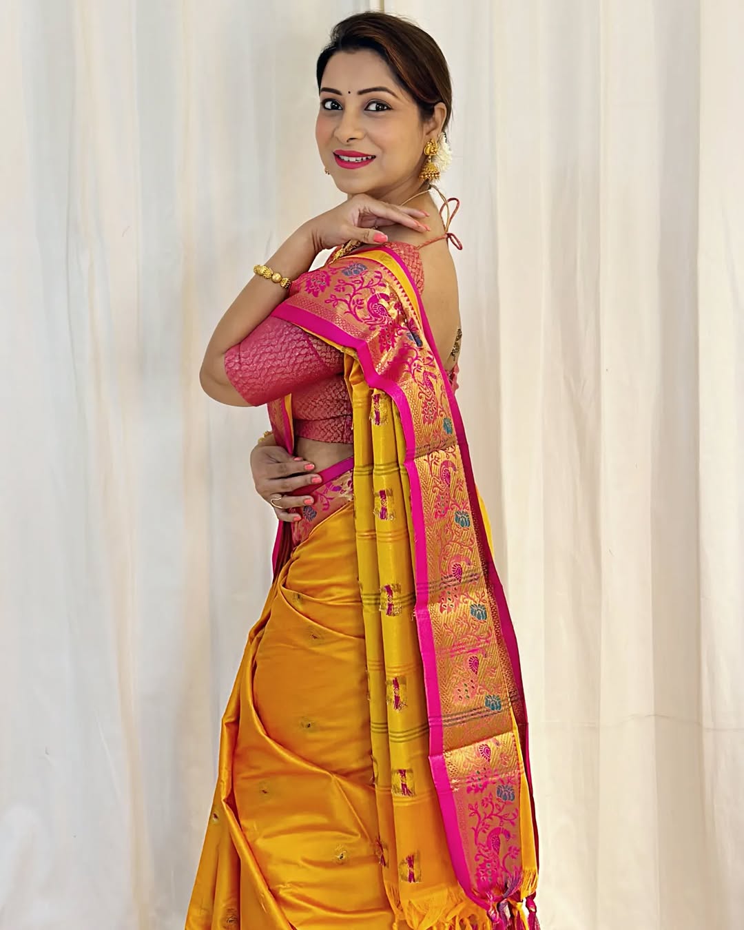 Luxurious Cotton Silk Paithani Silk Saree With Zari Weaving