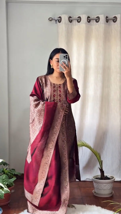 Very Stunning Pure Banarasi Silk Suit Set