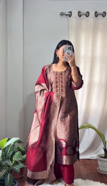 Very Stunning Pure Banarasi Silk Suit Set