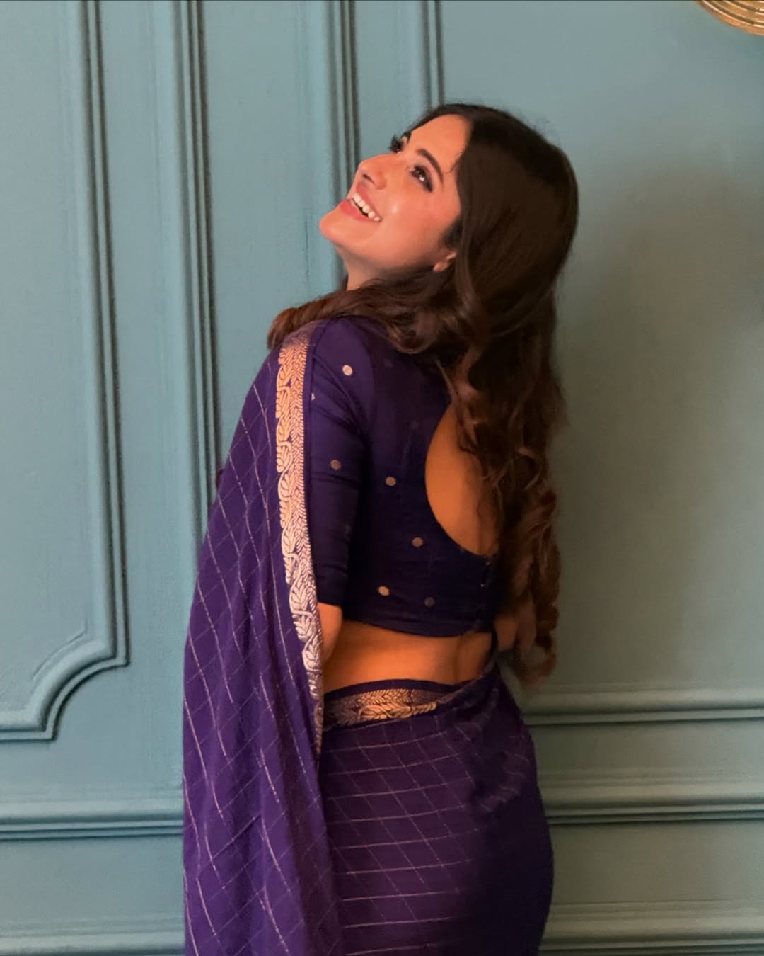Most Trending Viral Viscose Silk Dark Purple Saree With Weaving Zari Border