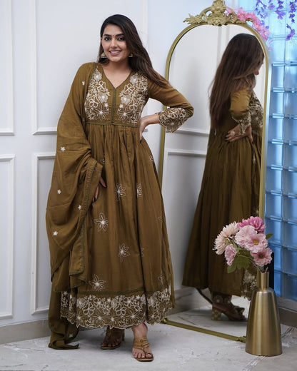 Attractive Pure Cotton Silk Embroidery Suit Set