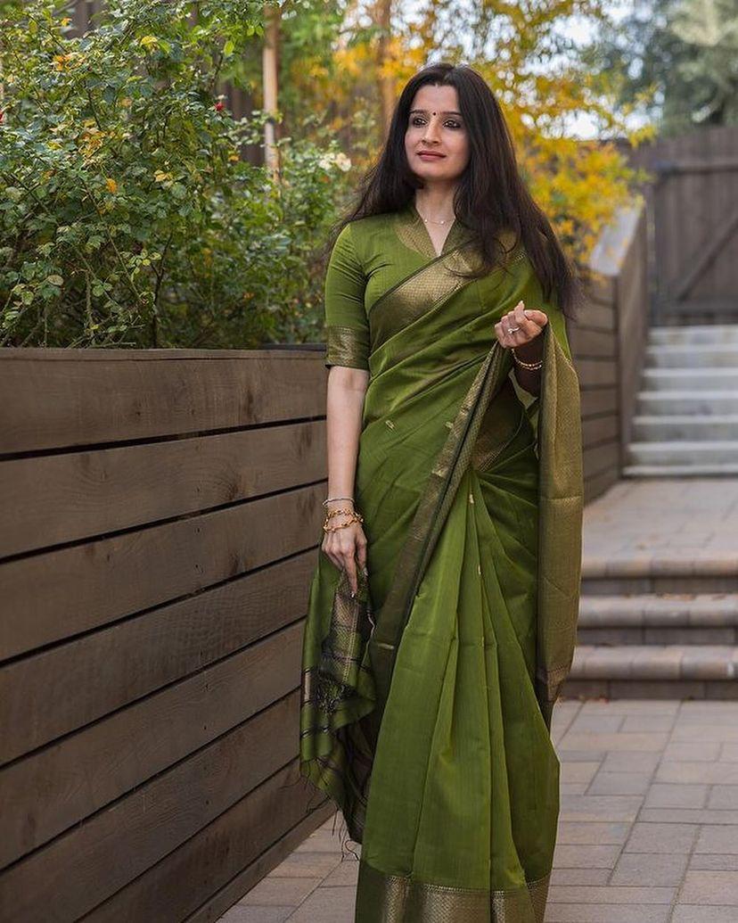 Breathable Pure Soft Lichi Silk Saree With Blouse