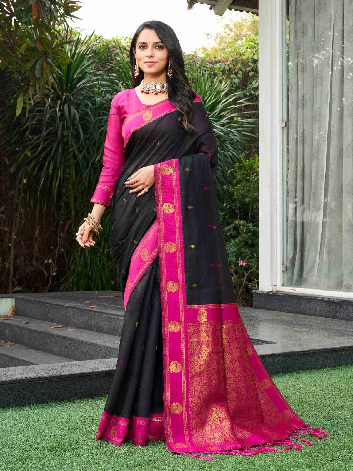 Black Soft Cotton Silk Saree With Rich Pallu