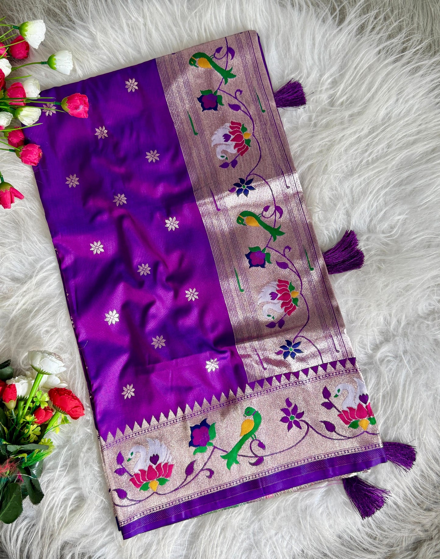 Dignified Rajhans Motifs Piathani Silk Saree with Zari Weaving