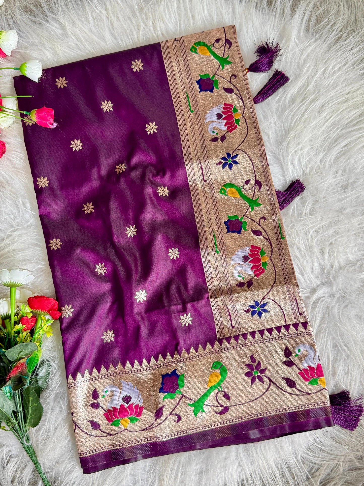 Dignified Rajhans Motifs Piathani Silk Saree with Zari Weaving