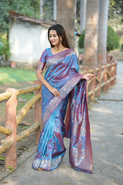 Glamorous Soft Silk Saree With Golden Zari Weaving