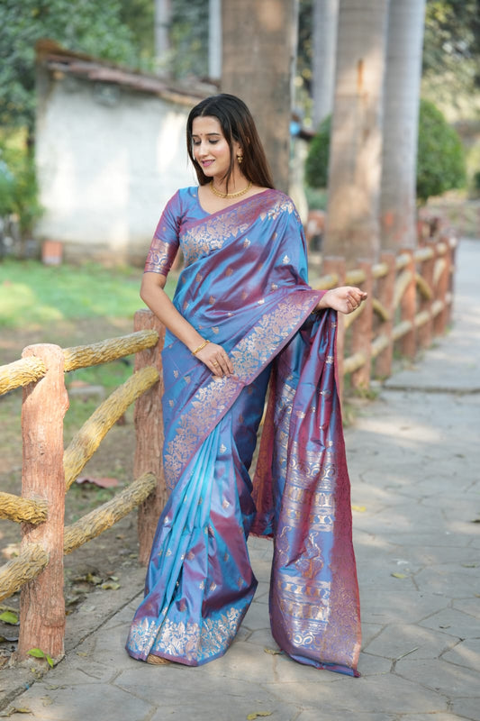 Glamorous Soft Silk Saree With Golden Zari Weaving