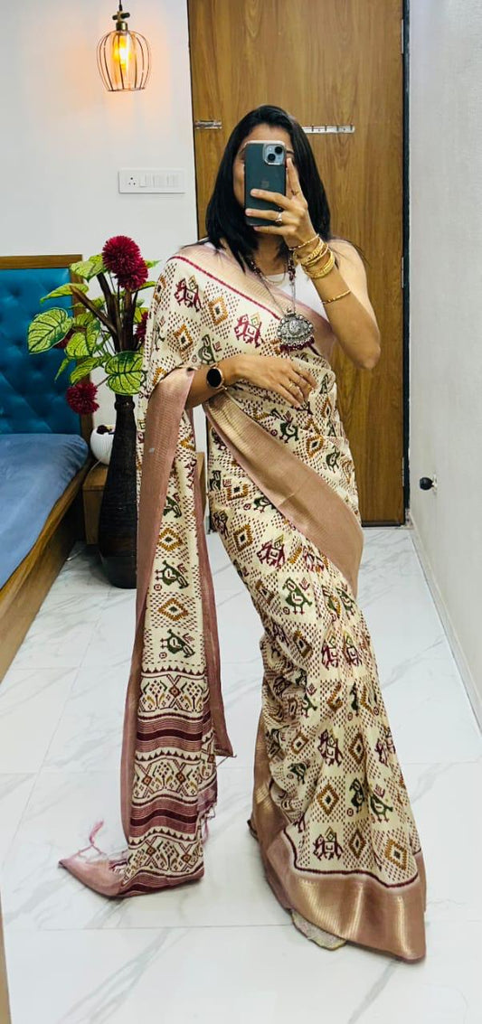 Winsome Handloom Silk Saree In  Ikkat Print With Zari Border