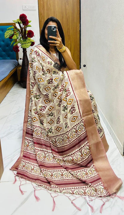 Winsome Handloom Silk Saree In  Ikkat Print With Zari Border