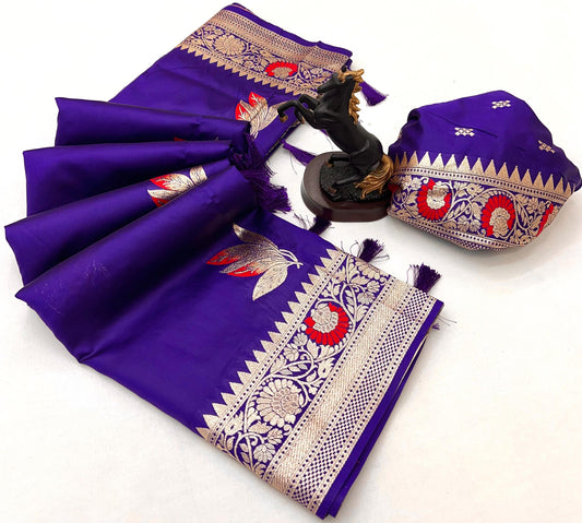Elegant Festive Look Soft Silk Saree With Zari Weaving