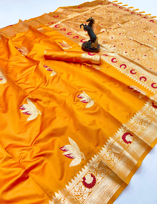 Elegant Festive Look Soft Silk Saree With Zari Weaving