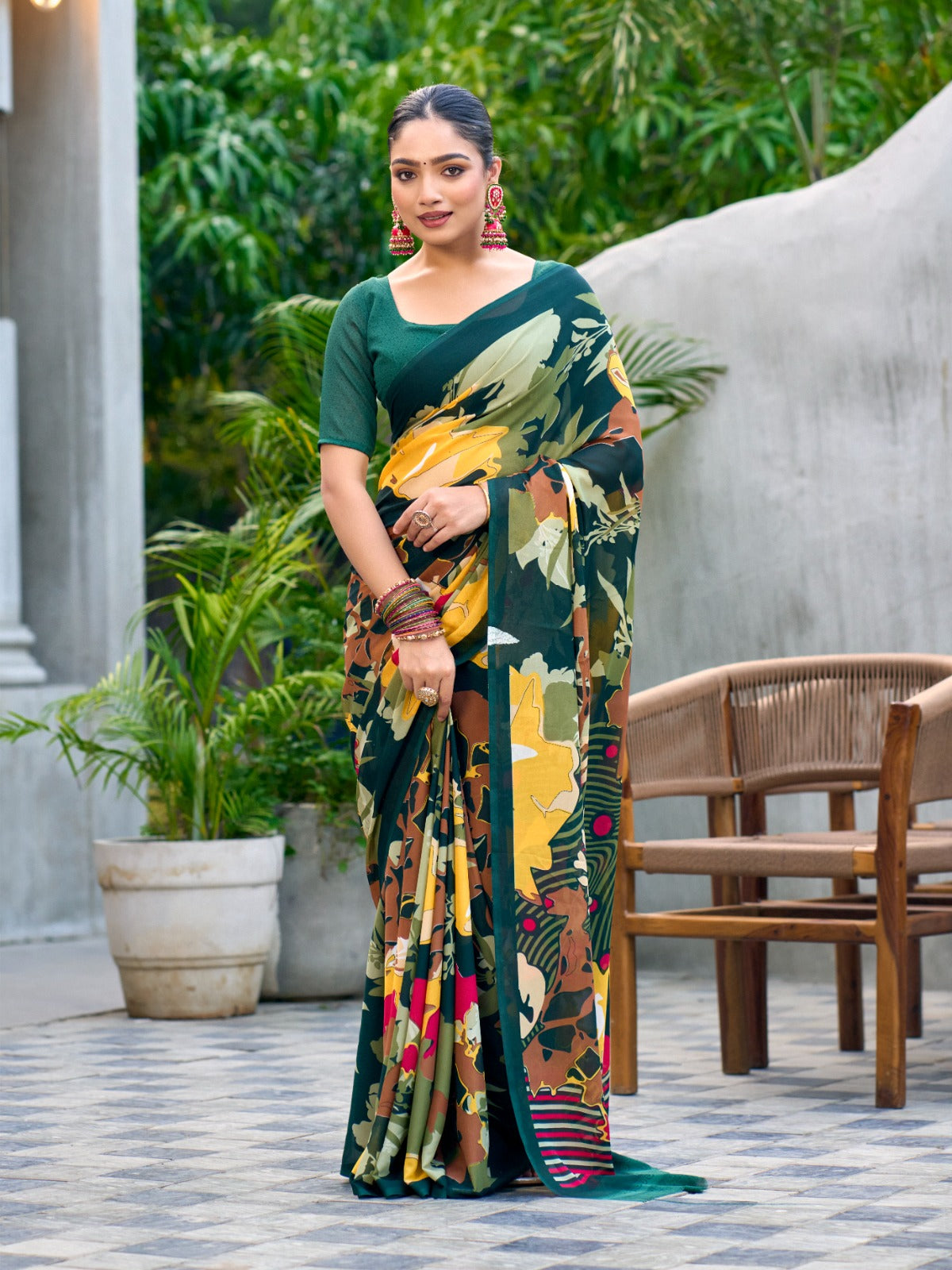 Very Graceful Georgette Saree With Stunning Floral Print