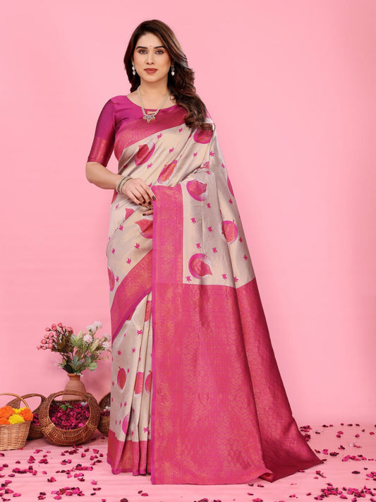 Most Pleasing Banasari Silk Saree With Blouse