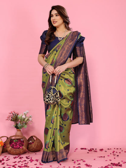Most Pleasing Banasari Silk Saree With Blouse
