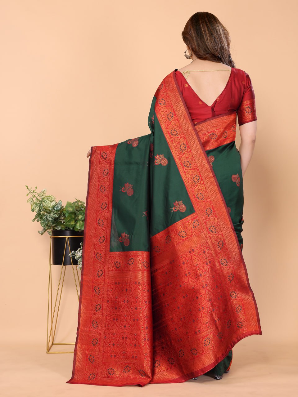 Most Engaging Banarasi Silk Saree with Traditional Weaving