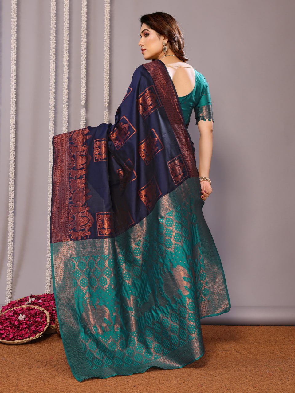 Most Elegant Banarasi Silk Saree With Rich Pallu