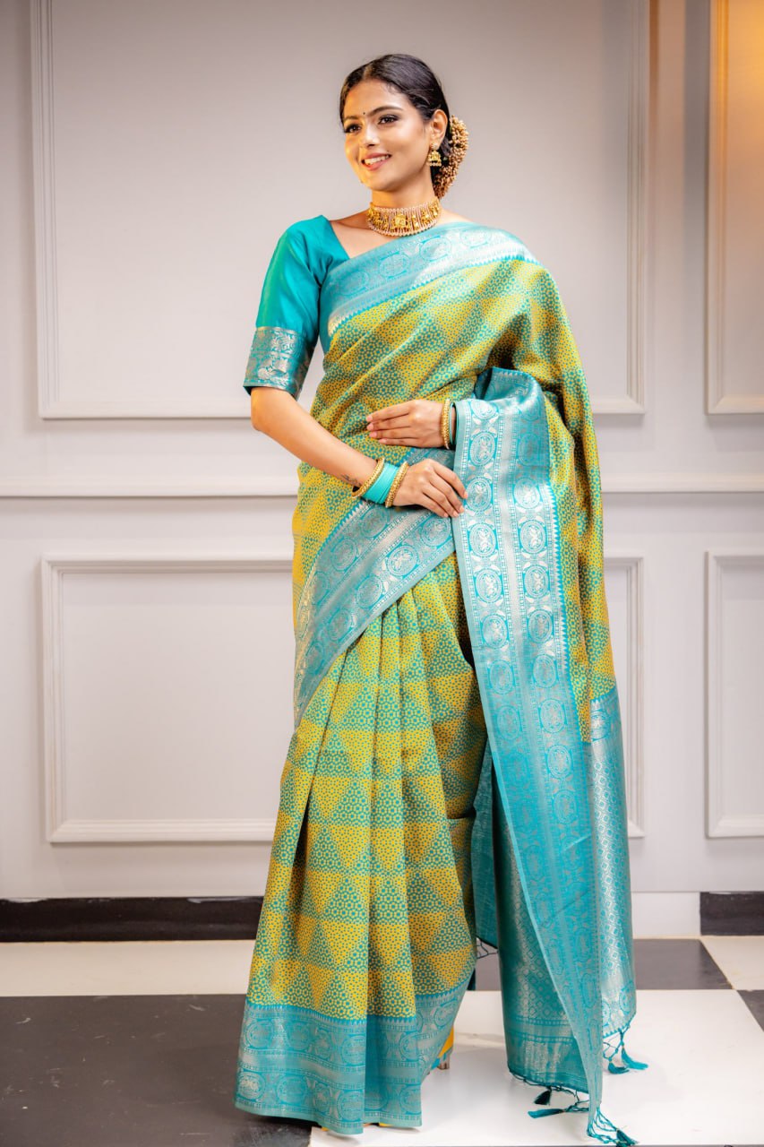 Most Engaging Banarasi Silk Saree With Zari Weaving