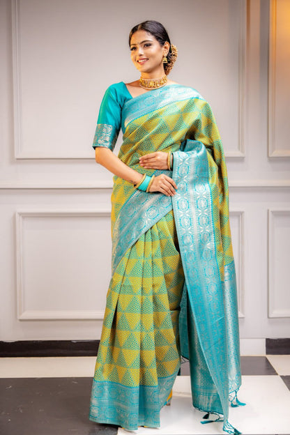 Most Engaging Banarasi Silk Saree With Zari Weaving