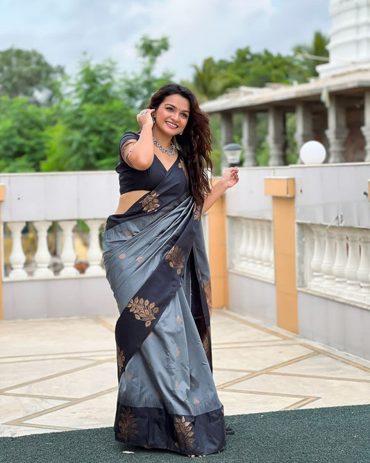 Most Good-Looking Banarasi Silk Saree With Zari Weaving