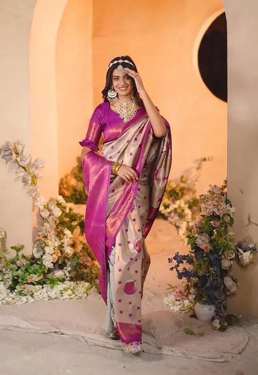 Very Beautiful Banarasi Silk Saree With Blouse