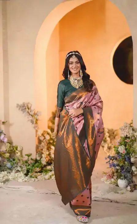 Very Beautiful Banarasi Silk Saree With Blouse